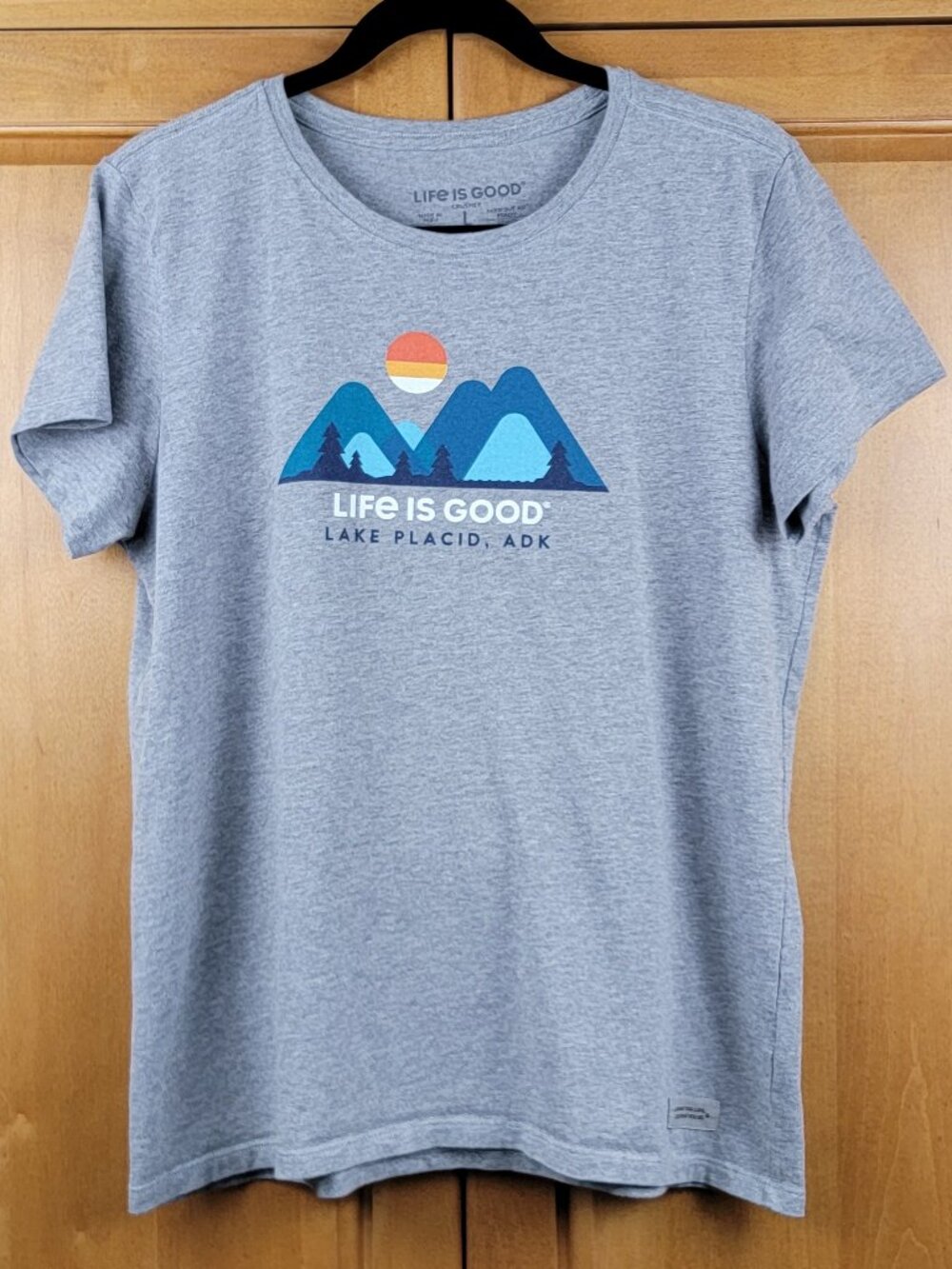 Life Is Good Grey Women's Crusher Short Sleeve Tee Lake Placid Adk - L